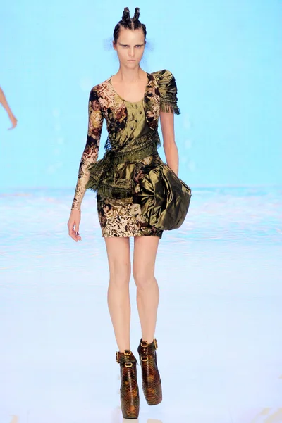 Look 18